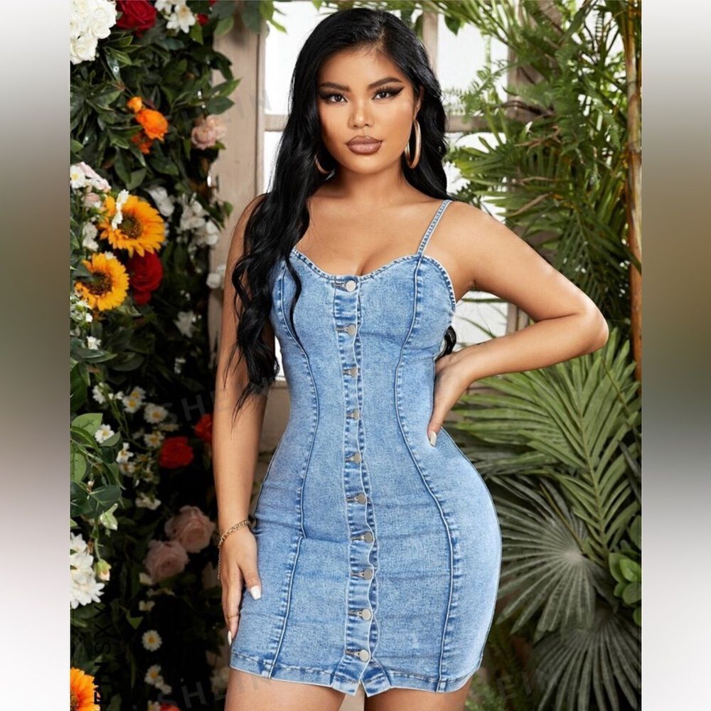 SHEIN SXY Button Up Cami
Bodycon Denim Dress